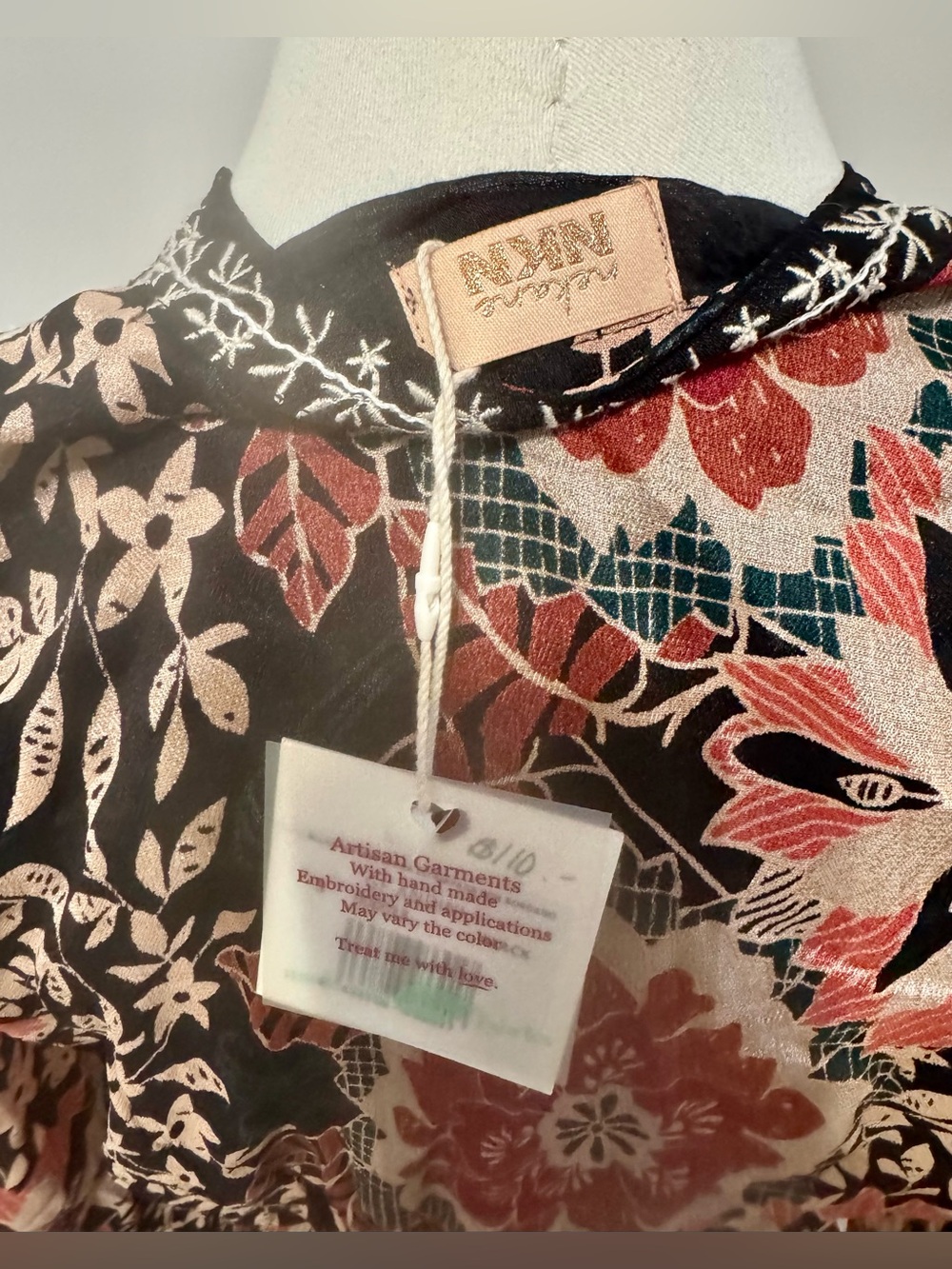 NKN Nekane Barcelona Andini Printed V-Neck Peplum Blouse Black & Blush Floral Sm - Picture 13 of 14